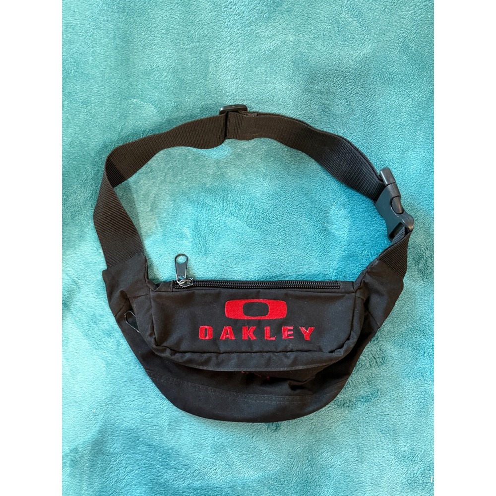 Oakley Vintage Fanny Pack Waist Bag‎ Black Red Embroidered Logo Adjustable Strap
